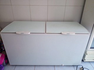 Freezer horizontal de 550 litros marca gelopar